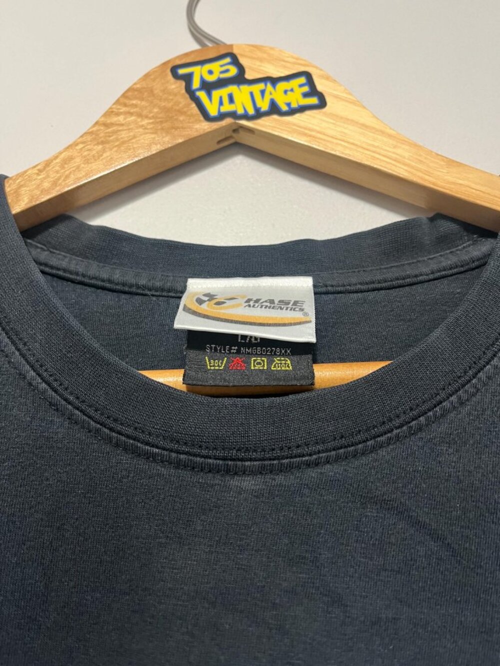 Vintage Jimmie Johnson Lowe’s Nascar T-shirt - Picture 6 of 6